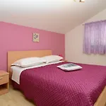 Apartments Kor Ula