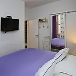 L & L Old Town Apartments - One Bedroom Apartment