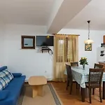 Apartments Milanovi