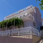 Bertie'S Lodge - One Bedroom Apartment With Terrace And Sea View A2