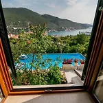 Cottage Ciara - One Bedroom Holiday Home With Pool And Sea View