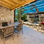 Villa Mia -Three-Bedroom Villa With Swimming Pool