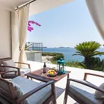 Villa Mirjana - One Bedroom Apartment With Terrace And Sea View Palma
