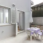 Apartments Villa Karmen - Studio With Terrace Lavanda
