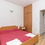 Apartments Posta - One-Bedroom Apartment With Terrace And Sea View 4 Adults - Apartman 4