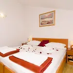 Apartments Senjo - One Bedroom Apartment With Balcony And Side Sea View Apartman 6