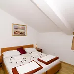 Apartments Senjo - One Bedroom Apartment With Balcony And Side Sea View Apartman 6