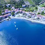 Apartments Seafront Silence - Studio Apartment With Terrace And Sea View