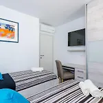 Apartments Lazarin - Two Bedroom Apartment With Balcony And Sea View 1 Veliki