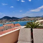 Apartment Lana - Two Bedroom Apartment With Terrace And Sea View