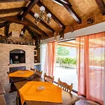 Apartment Laurel Leaf - Three Bedroom Apartment With Terrace