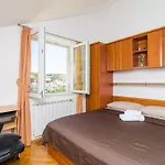Apartment Feel Phili - Two Bedroom Apartment With Balcony And Sea View