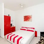 Apartment Caceris - Comfort Studio Apartment With Terrace
