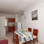 Apartment Lepur Slano - Two-Bedroom Apartment With Terrace