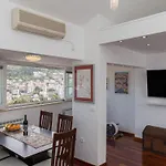 Apartment Super Marijo - Two-Bedroom Apartment With Sea View