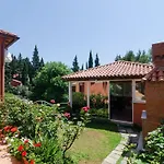 Holiday Home Gemma - Four Bedroom Holiday Home With Terrace And Swimming Pool