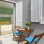 Apartments Villa Karmen - One-Bedroom Apartment With Terrace Olive