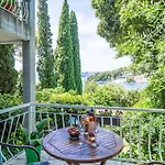 Apartments & Rooms Mara & Petrunjela - One Bedroom Apartment With Terrace And Sea View