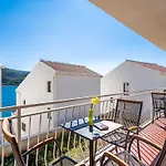 Apartment Bobi - Three Bedroom Apartment With Balcony And Sea View