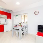 Apartments Donita - Comfort Two Bedroom Apartment With Balcony And Sea View