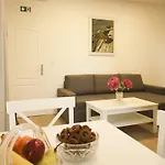 Apartment Goge - One-Bedroom Apartment With Balcony