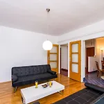 Apartment Valonija - Two Bedroom Apartment With Terrace And Garden View