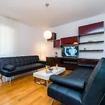 Apartment Valonija - Two Bedroom Apartment With Terrace And Garden View
