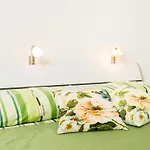 Apartment Penetra - Two Bedroom Apartment With Balcony And Sea View