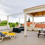 Miracle Apartments - Comfort Studio Apartment With Terrace And City View
