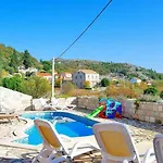 Villa Tony - Five Bedroom Villa With Terrace, Swimming Pool And Sea View