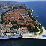Modern Villa In Nin With Terrace