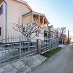 Beautiful Apartment In Jasenice Near Sea