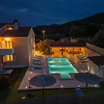 Villa Ivana Holiday Home