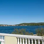 Apartment Veli Rat 438B