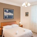 Villa With With 5 Apartments In Peracko Blato