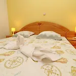 Apartments Villa Michele-Three Bedroom Apartment With Partial Sea View Grejp