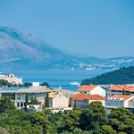 Apartments & Rooms Tapera