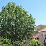 Guest House Gugily- Twin Room With Shared Bathroom And City View