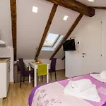 Lavender Garden Apartments - Comfort Studio Apartment With Side Sea View Second Floor - Apt 5