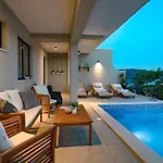 Beachfront Holiday Villa Marija - Karbuni