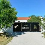 Marinic Comfortable Holiday Residence
