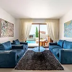 Villa In Pola A With Swimming Pool