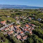 Holiday House Maja In Privlaka With Barbecue And Private Garden - By Ta Leut Agency
