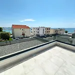 Beautiful New Palmtree Apartments III