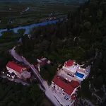 Villa Karlo-Arianna