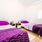 Apartments Ljubo - Modern Andy Cosy