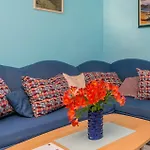 1 Bedroom Awesome Apartment In Turanj
