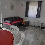 Apartment Jasmina - With Balcony And Free Parking
