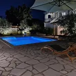 Cozy Home In Sukosan With Outdoor Swimming Pool