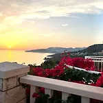 Apartments And Rooms Villa Bouganvillea - Sea View & Garden